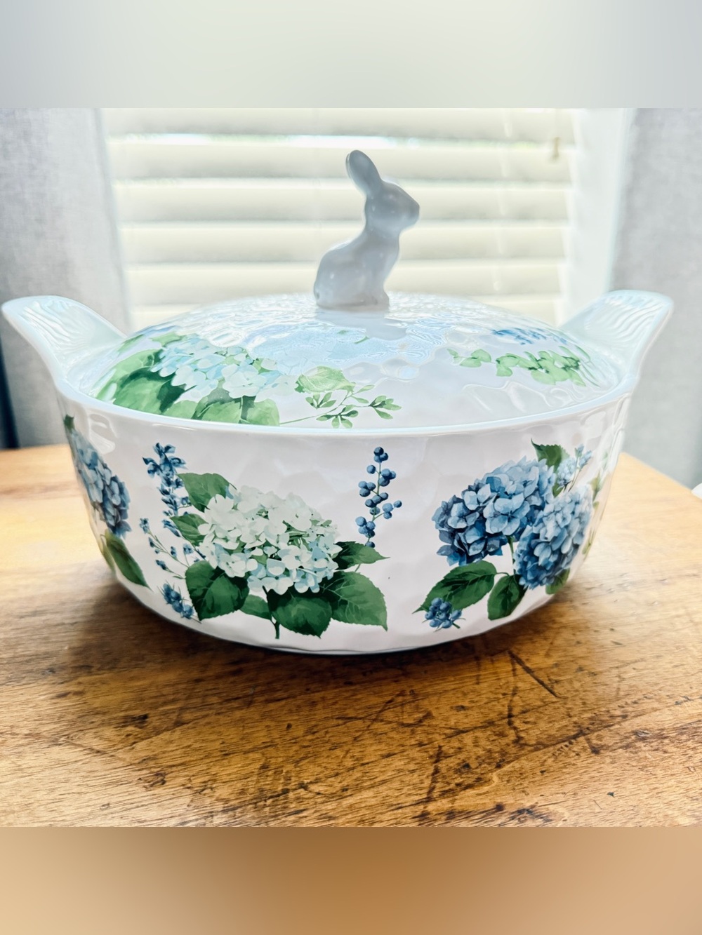 Temp-tations Presentable Ovenware Hydrangea Casserole Dish with Bunny Lid